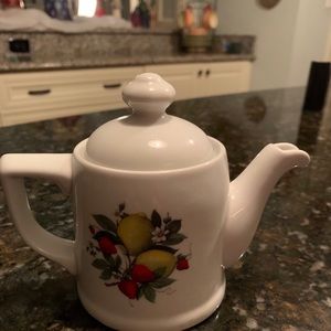 Bavarian Tea Pot